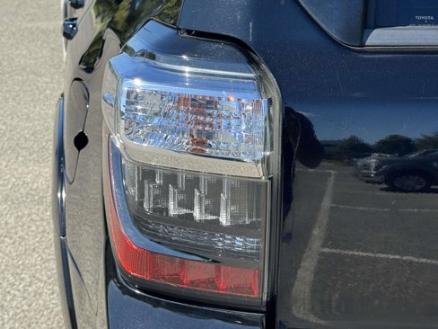 Used 2018 Toyota 4Runner 4WD image 8