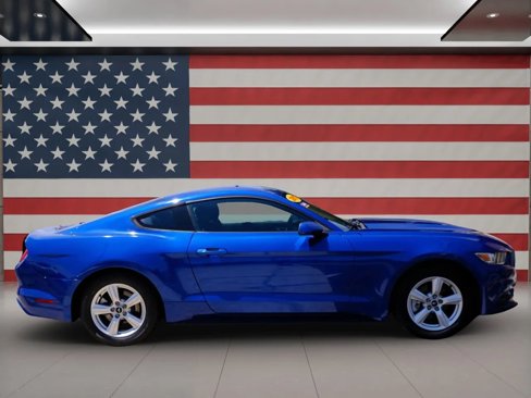 Used 2017 Ford Mustang Coupe image 7
