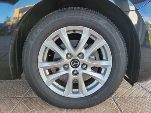 Used 2015 MAZDA MAZDA3 i Touring w/ Technology Package image 5