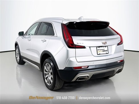 Used 2021 Cadillac XT4 Premium Luxury w/ Cold Weather Package image 5