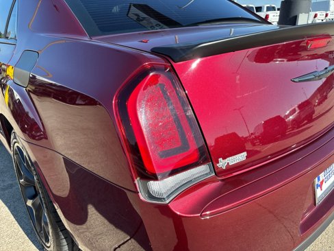Certified 2022 Chrysler 300 Touring w/ Sport Appearance Package image 12