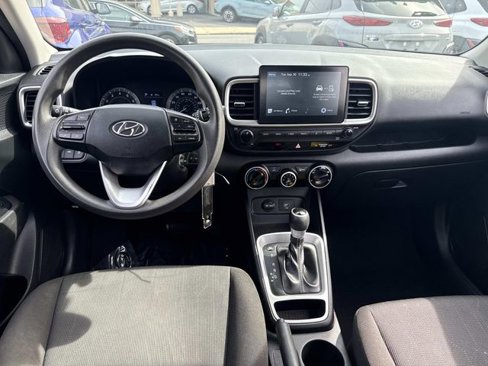 Used 2021 Hyundai Venue SE image 13