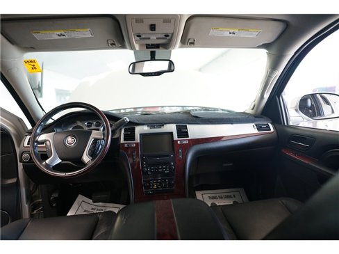 Used 2010 Cadillac Escalade AWD image 16