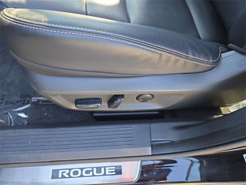 Used 2023 Nissan Rogue SL w/ SL Premium Package image 29