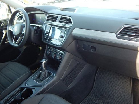 Used 2022 Volkswagen Tiguan S image 16