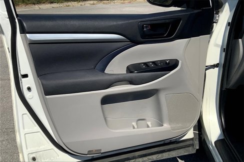Used 2019 Toyota Highlander Plus image 24