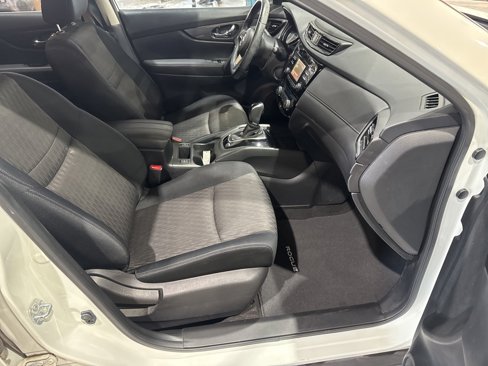 Used 2017 Nissan Rogue SV image 32
