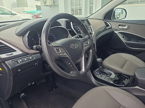 Used 2014 Hyundai Santa Fe GLS image 14