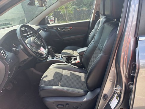 Used 2022 Nissan Rogue Sport SV w/ Technology Package image 24