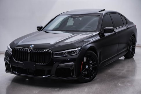 Used 2022 BMW 750i xDrive w/ Executive Package image 3