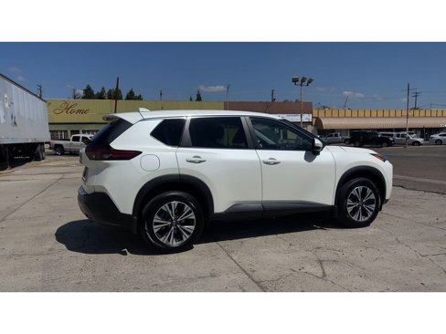 Used 2023 Nissan Rogue SV image 3
