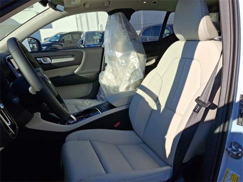New 2025 Volvo XC40 B5 Plus w/ Protection Package Premier image 11
