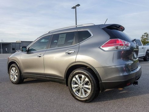 Used 2016 Nissan Rogue SV w/ SV Premium Package image 12