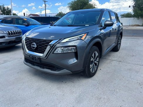 Used 2023 Nissan Rogue SV image 1
