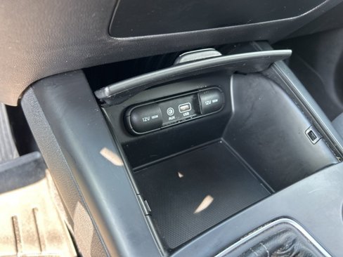 Used 2019 Kia Sorento LX image 25