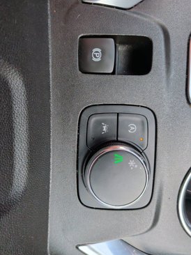 Used 2022 Chevrolet Traverse LT image 29