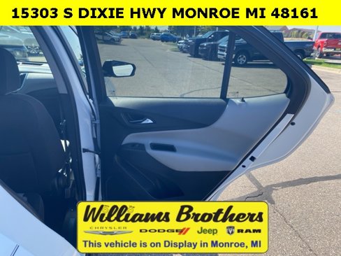 Used 2021 Chevrolet Equinox LS w/ LS Convenience Package image 27