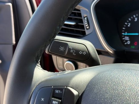 Used 2022 Ford Escape SE w/ SE Sport Appearance Package image 32