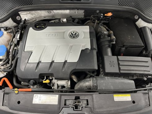 Used 2014 Volkswagen Beetle TDI image 34