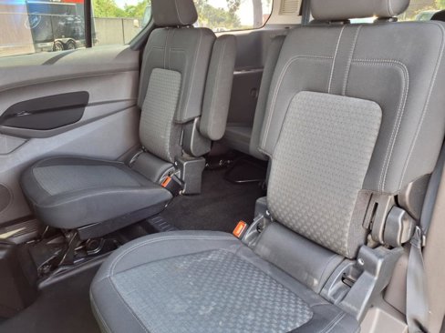Used 2020 Ford Transit Connect XLT image 6