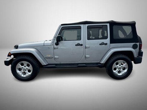 Used 2013 Jeep Wrangler Unlimited Sahara w/ Connectivity Group image 5
