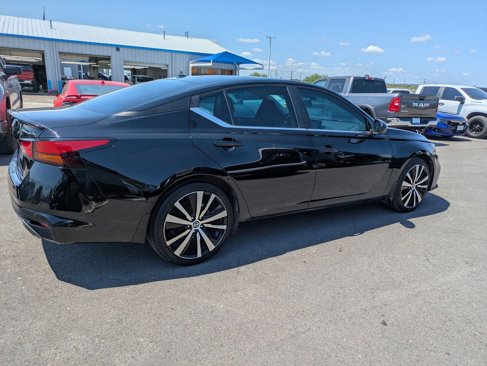 Used 2022 Nissan Altima 2.5 SR image 2