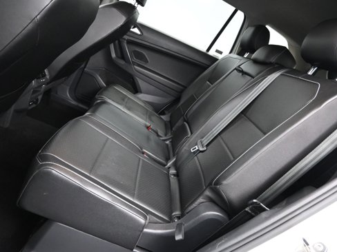 Used 2021 Volkswagen Tiguan SEL image 11