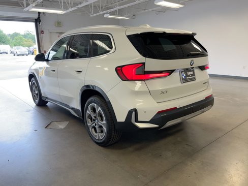 Used 2025 BMW X1 xDrive28i image 3
