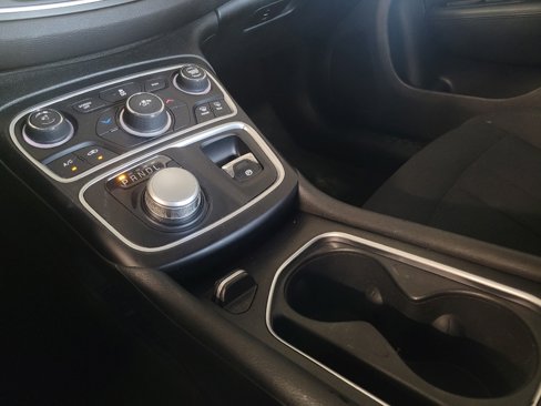 Used 2015 Chrysler 200 Limited image 26