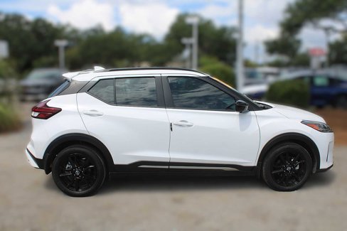 Used 2022 Nissan Kicks SR w/ Premium Package image 5
