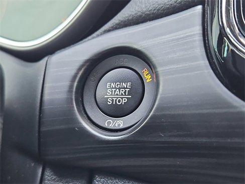 Used 2020 Jeep Grand Cherokee Altitude image 24
