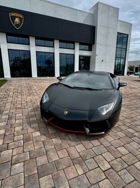 Used 2015 Lamborghini Aventador LP 700-4 image 2