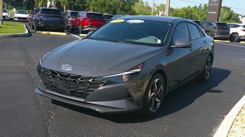 Certified 2023 Hyundai Elantra SEL w/ Convenience Package image 2