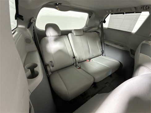 Used 2014 Toyota Sienna Limited image 14