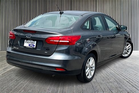 Used 2018 Ford Focus SE image 2