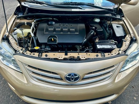 Used 2013 Toyota Corolla LE Special Edition image 9