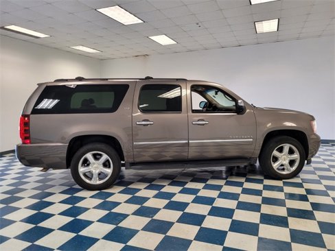 Used 2012 Chevrolet Suburban LTZ image 14