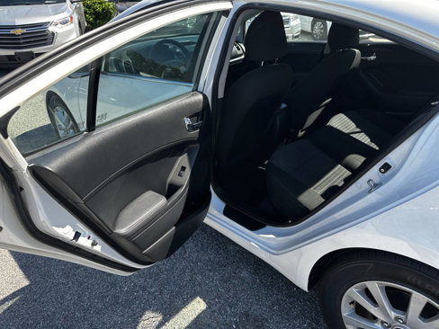 Used 2017 Kia Forte S w/ S Technology Package image 13