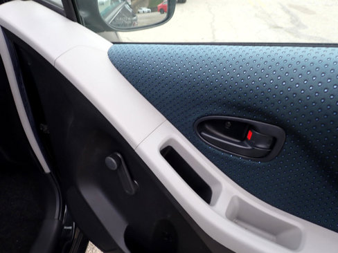 Used 2008 Toyota Yaris 2-Door Hatchback image 21