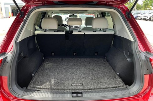 Used 2018 Volkswagen Tiguan SE w/ Panoramic Sunroof Package image 15