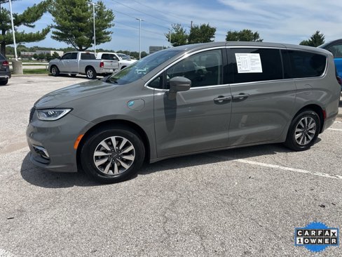 Used 2022 Chrysler Pacifica Touring-L image 15