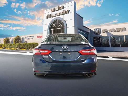 Used 2018 Toyota Camry SE image 4