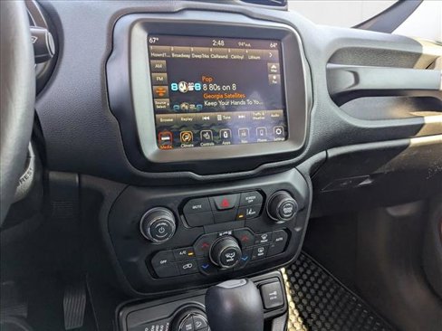 Used 2021 Jeep Renegade Trailhawk image 16