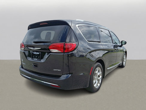 Used 2020 Chrysler Pacifica Limited image 10
