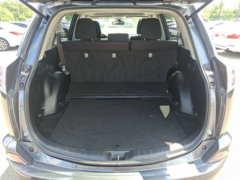 Used 2018 Toyota RAV4 XLE image 29