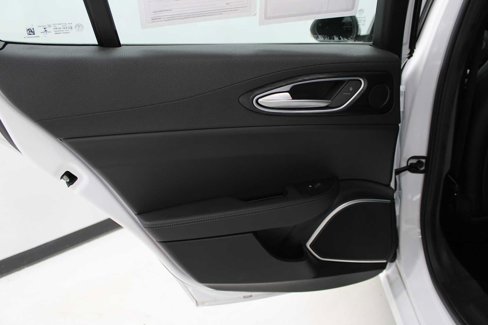 Used 2022 Alfa Romeo Giulia Sprint image 34