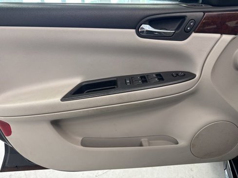 Used 2010 Chevrolet Impala LS image 16