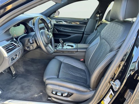 Used 2022 BMW 750i xDrive w/ Executive Package image 5