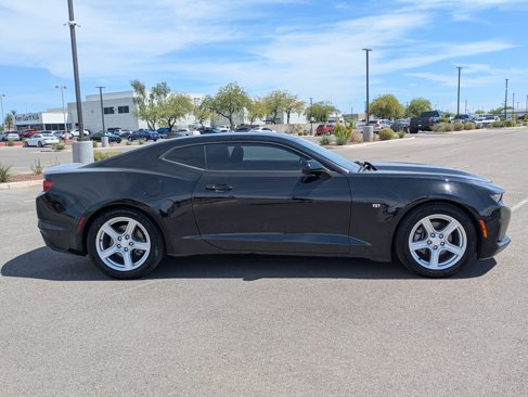 Used 2019 Chevrolet Camaro LT w/ Technology Package image 6