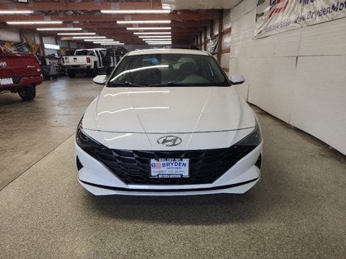 Used 2022 Hyundai Elantra SE image 7